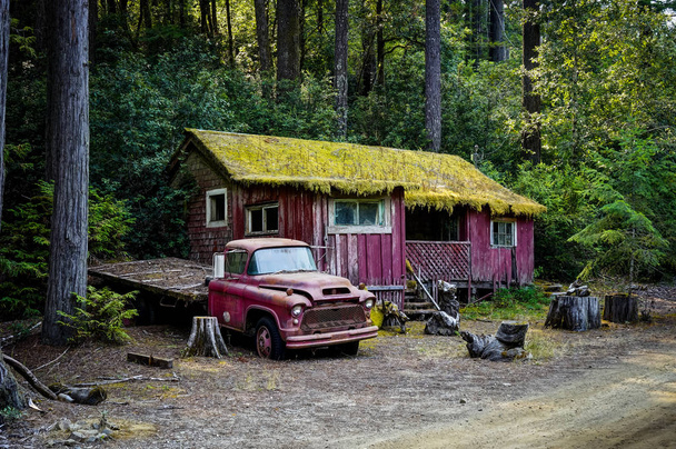 Old car with crumling abandoned old building in California Unite - 写真・画像