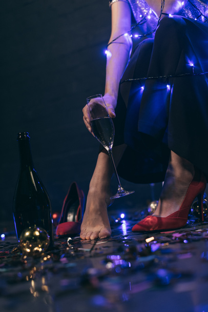 woman with glass of champagne - Φωτογραφία, εικόνα