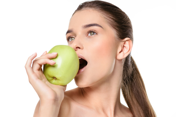mujer joven con manzana - Foto, imagen