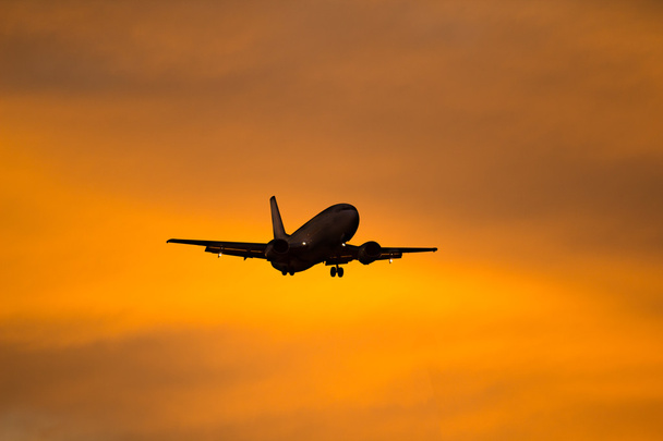 sihouette αεροσκάφη - Φωτογραφία, εικόνα