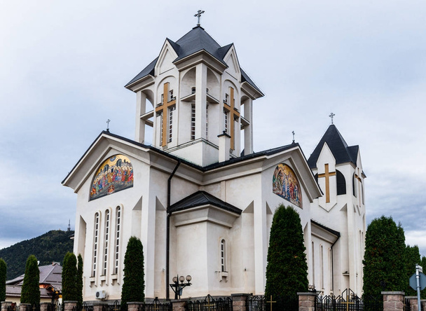 Kutsal İmparator Konstantin ve Elena Alexandru Odobescu sokakta Romanya Brasov şehirde bulunan Ortodoks Kilisesi - Fotoğraf, Görsel
