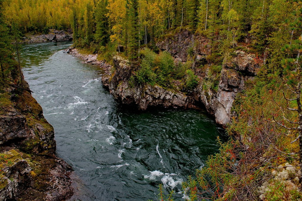 A szépség, a hegyi folyók, Szibéria - Fotó, kép