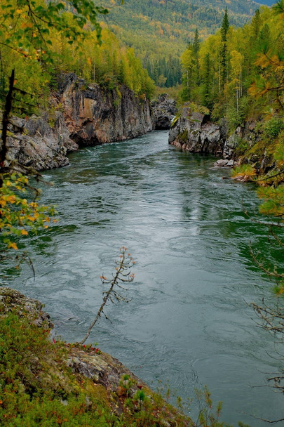 A szépség, a hegyi folyók, Szibéria - Fotó, kép