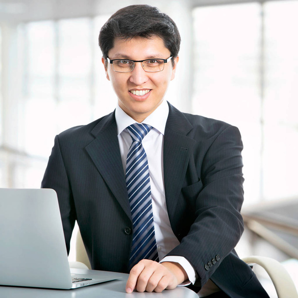 Business man with laptop  - Photo, Image