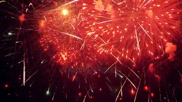 Mehrere Feuerwerke. Weihnachtsfeier Feuerwerk uhd 4k - Filmmaterial, Video
