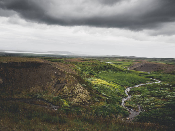 アイスランドの地殻構造プレートを満たす - 写真・画像