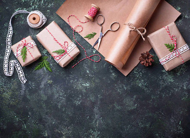 クリスマス ボックスを包装のギフト プレゼント - 写真・画像