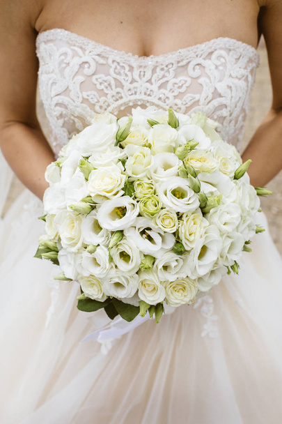 Beautiful wedding bouquet - Фото, зображення