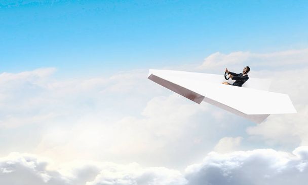 Kağıt Uçak içinde kadın pilot. Karışık teknik - Fotoğraf, Görsel