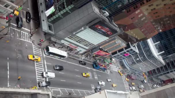 垂直クリップ、高い視点からのマンハッタンのスカイラインの眺め - 映像、動画