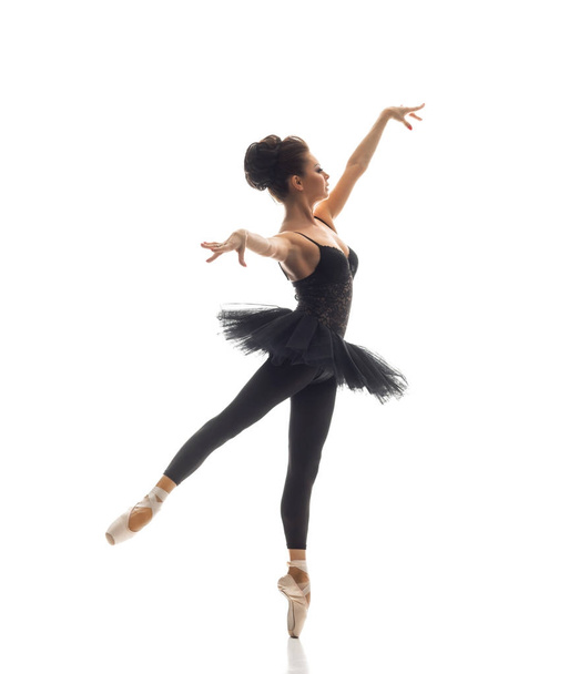 female ballet dancer practising  - Φωτογραφία, εικόνα