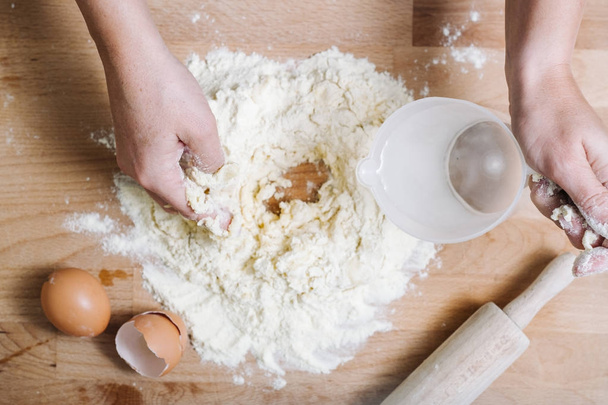 Traditional home made pasta making of - 写真・画像