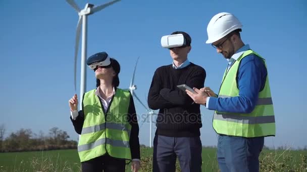 Ingenieurs met virtual reality headset - Video
