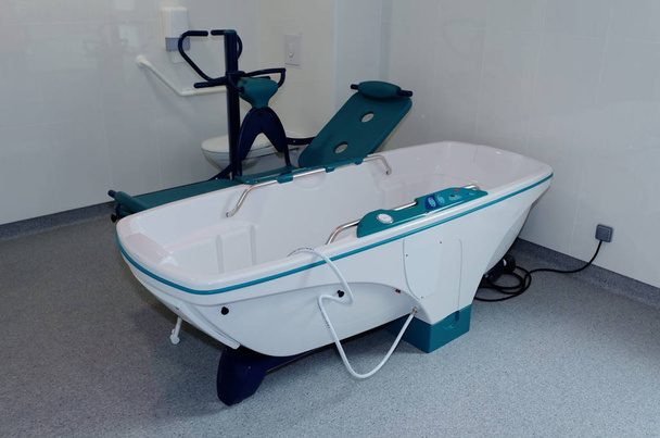 Terapia bañera en el interior
 - Foto, Imagen