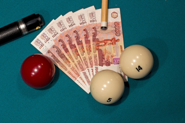 Banknotes russian rubles on a billiard table - Foto, Imagem
