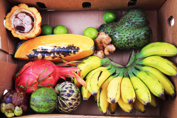 папайя Еннона пристрасний фруктовий авокадо
  - Фото, зображення