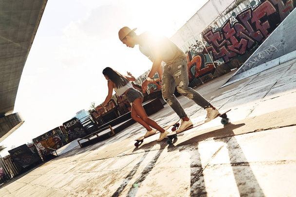 young people skateboarding - Foto, Imagem