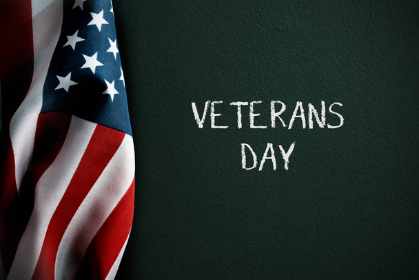 día de los veteranos y bandera americana
 - Foto, Imagen