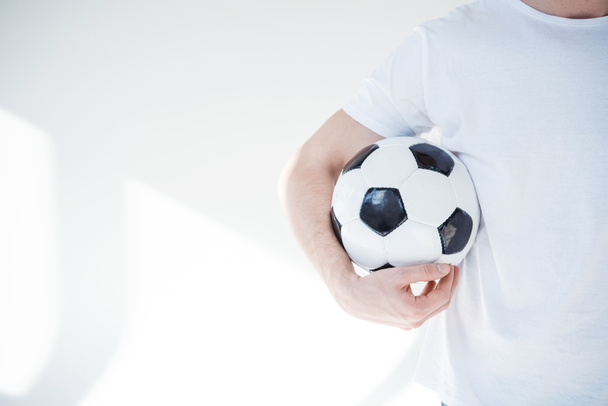 giovane con pallone da calcio
 - Foto, immagini