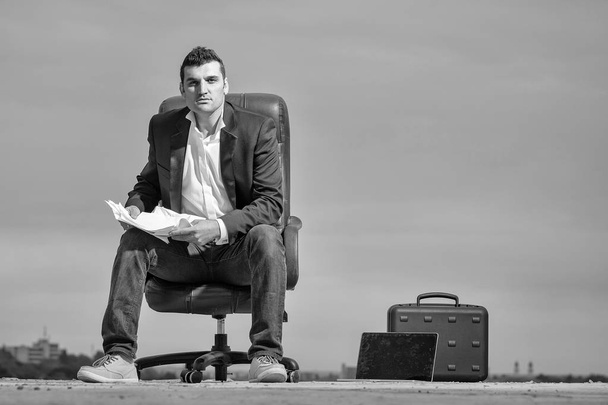 businessman with paper in outdoor office - Photo, Image