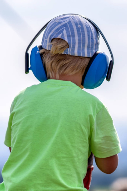 Child with hearing protections - Photo, Image