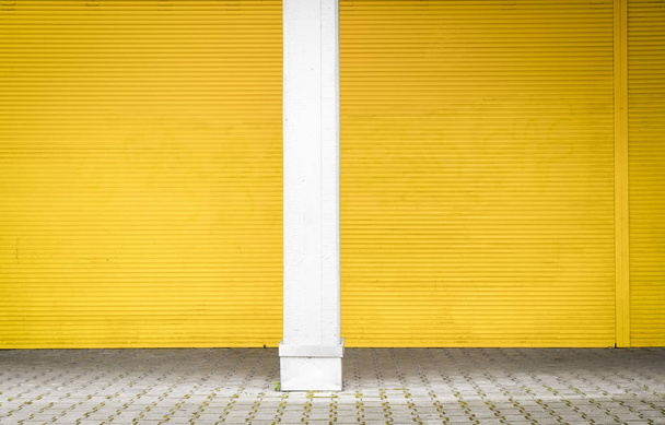 persianas amarelas e pavimentos para fundos e composições
 - Foto, Imagem