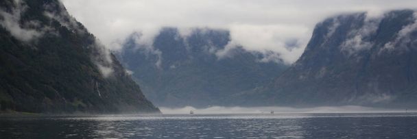 Naeroyfjord a Aurlandsfjord - Fotografie, Obrázek