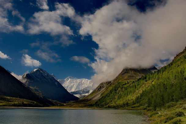 Sommer auf den Flüssen des Altais - Foto, Bild