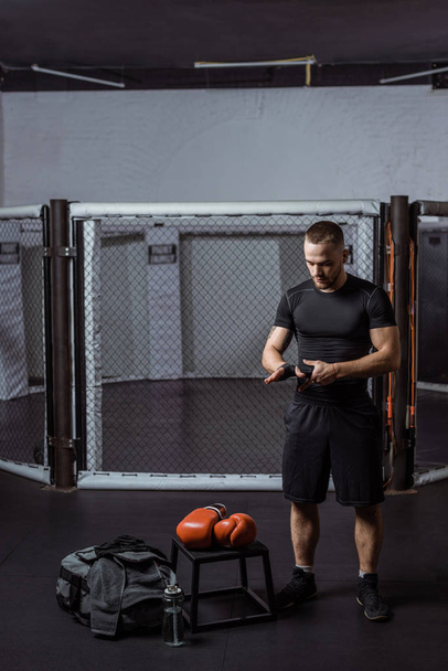 Boxer mit Boxhandschuhen - Foto, Bild