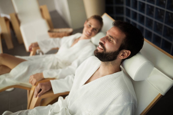 couple relaxing in spa center - 写真・画像