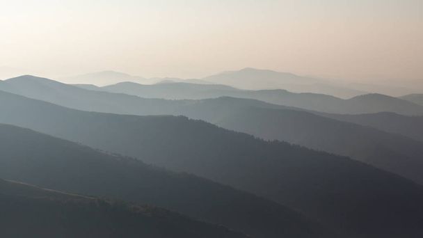 Силуэты горных вершин
 - Фото, изображение