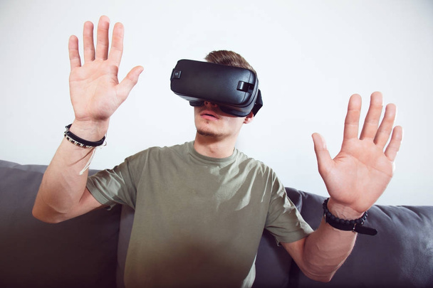 Man Use VR Set - Фото, изображение