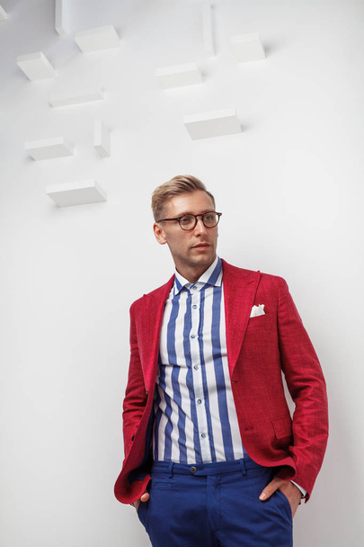 Trendy man in elegant suit - Фото, изображение