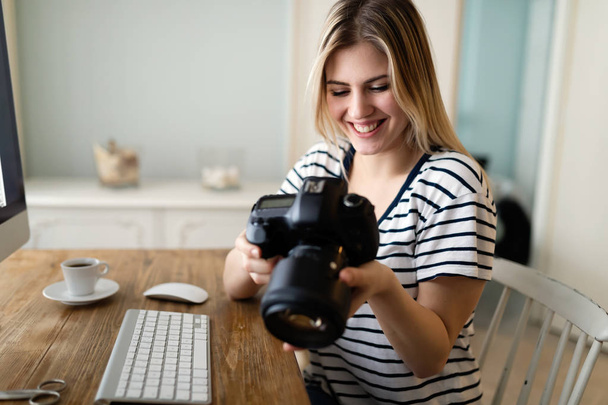 young woman designing at home - Foto, Imagem
