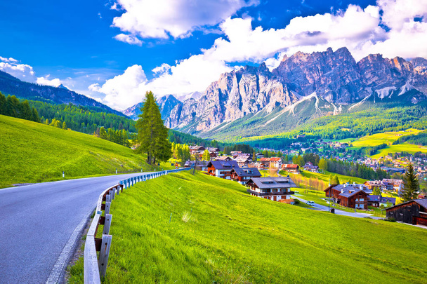 Cortina d' Ampezzo-dolomit út - Fotó, kép