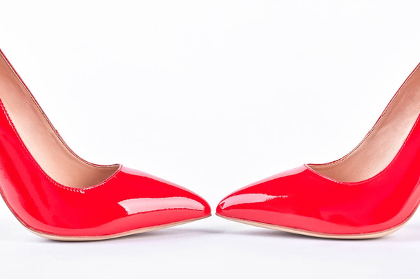 Dvojice červené sexy boty na podpatku. - Fotografie, Obrázek