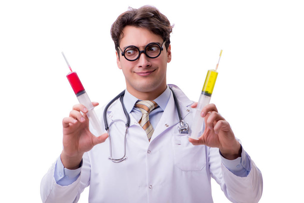 Zabawny lekarz ze strzykawką na białym - Zdjęcie, obraz
