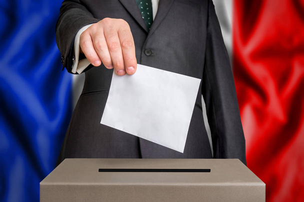 Vaalit Ranskassa - äänestys vaaliuurnilla
 - Valokuva, kuva