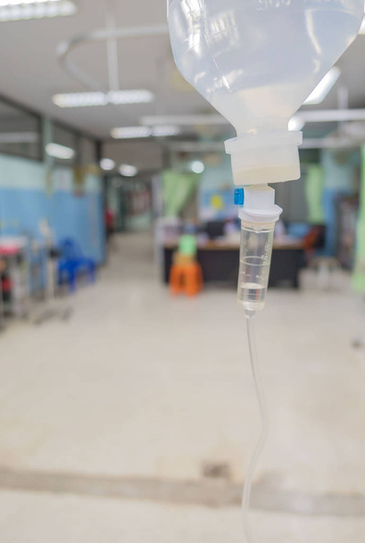 Zblízka Iv kapání solný roztok pro pacienty nemocnice - Fotografie, Obrázek
