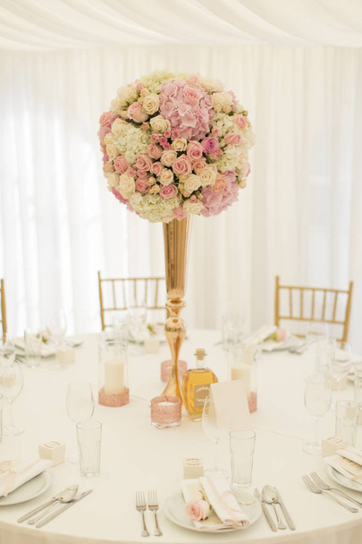 bloemen bruiloft decoratie - Foto, afbeelding