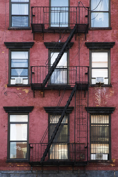 Apartamento antigo edifício Manhattan
 - Foto, Imagem