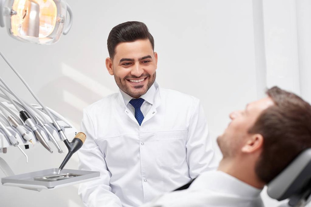 Professional dentist at his clinic - Foto, Imagem