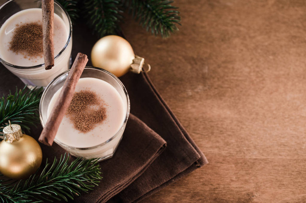 Homemade Eggnog Cocktail for Christmas Eve. - Fotoğraf, Görsel