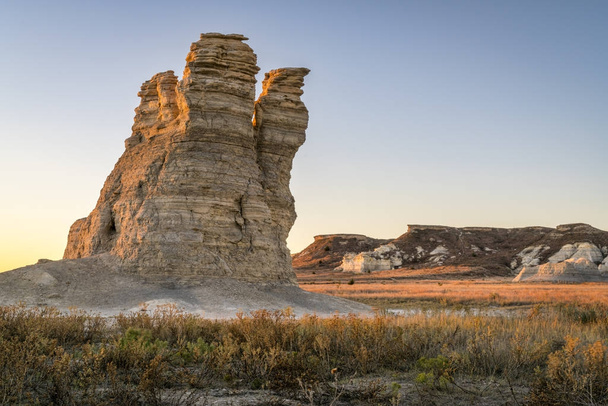 Castle Rock in Kansas prairie - Фото, зображення