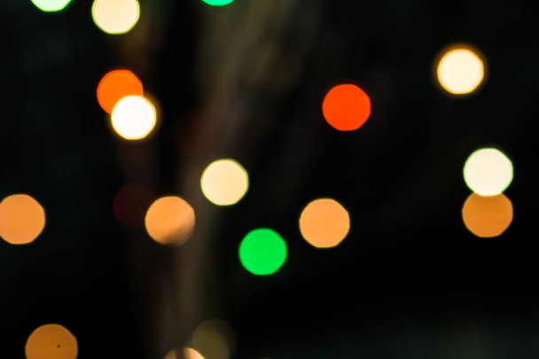 Soyut bokeh açık renkli gece. Noel bokeh arka plan - Fotoğraf, Görsel