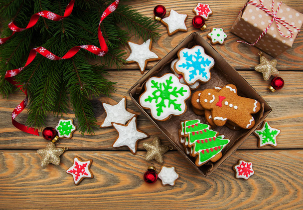 Scatola con biscotti di Natale
 - Foto, immagini