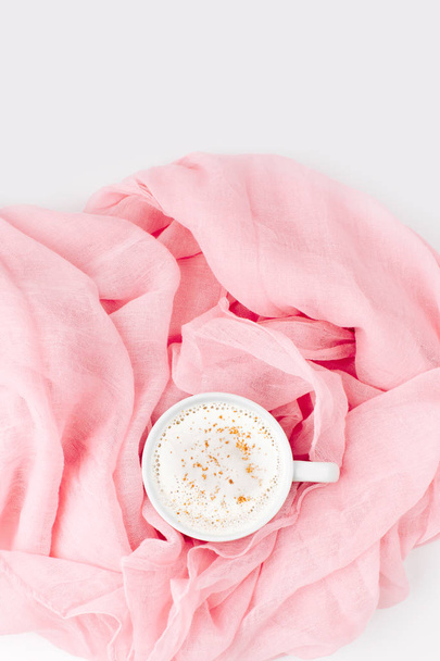 Cup of cocoa and pink scarf - Foto, immagini