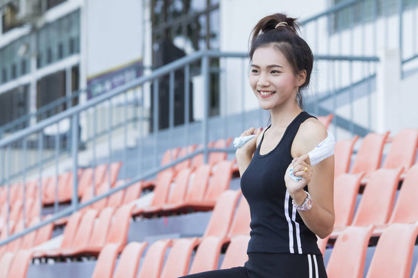Asian sport women warm up - Foto, Imagen