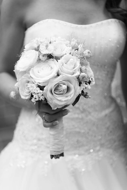 Beau bouquet de roses de mariage - Photo, image