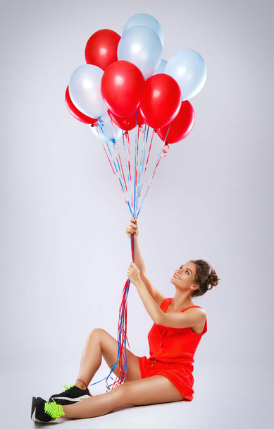 woman with colorful balloons - Fotoğraf, Görsel